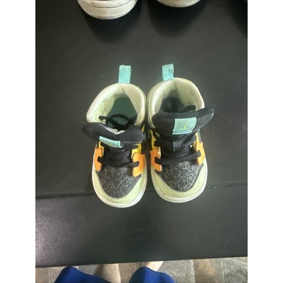 Nike Air Jordan 1 Mid SE Aurora Green/Clover Kids/Toddler Size 4c NBS220 - Picture 2 of 5